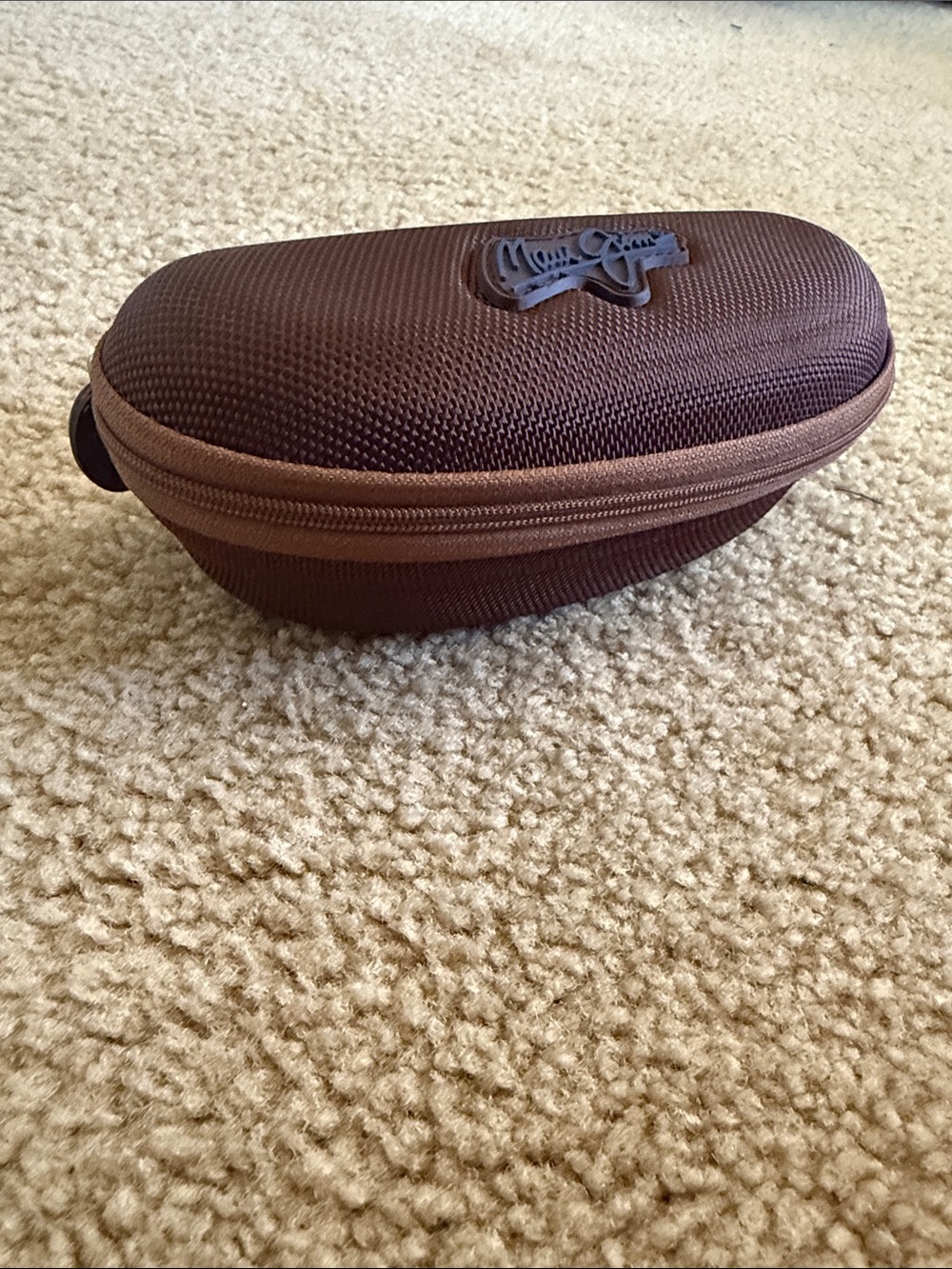 Maui Jim Brown Hard Shell Zippered Sunglasses Case Clip - Picture 2 of 3